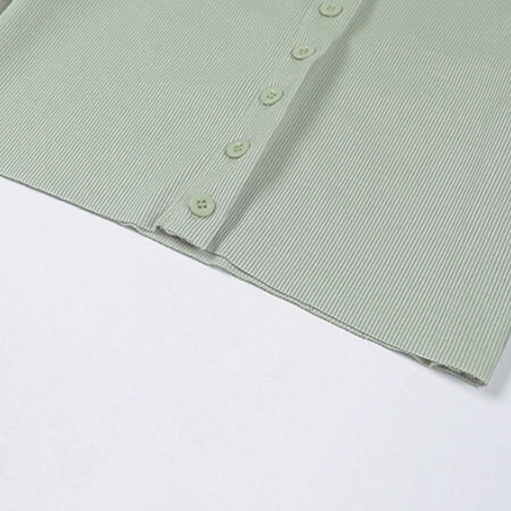 Rib Knit Buttoned Crop Top - Picture 14 of 16